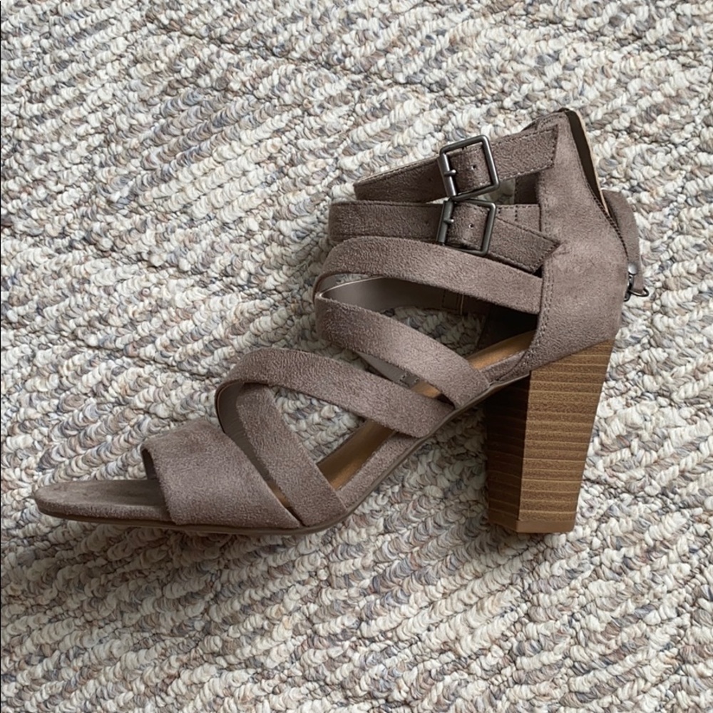 Universal Thread Block Strappy Heels - image 4